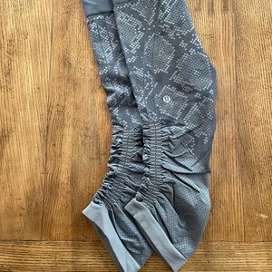 Lululemon ebb to street snake print leggings size 4
